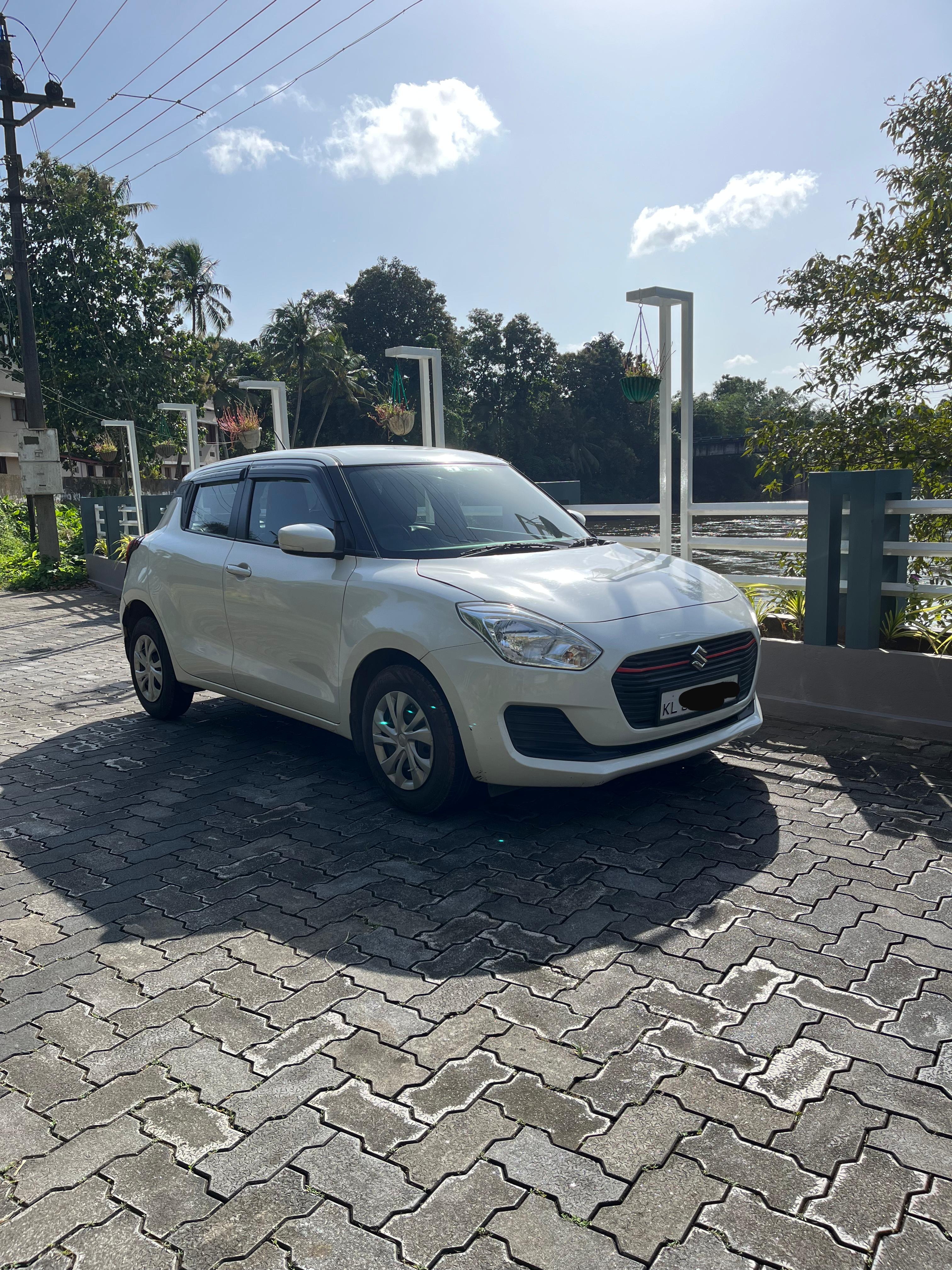 Maruti Swift vxi automatic 